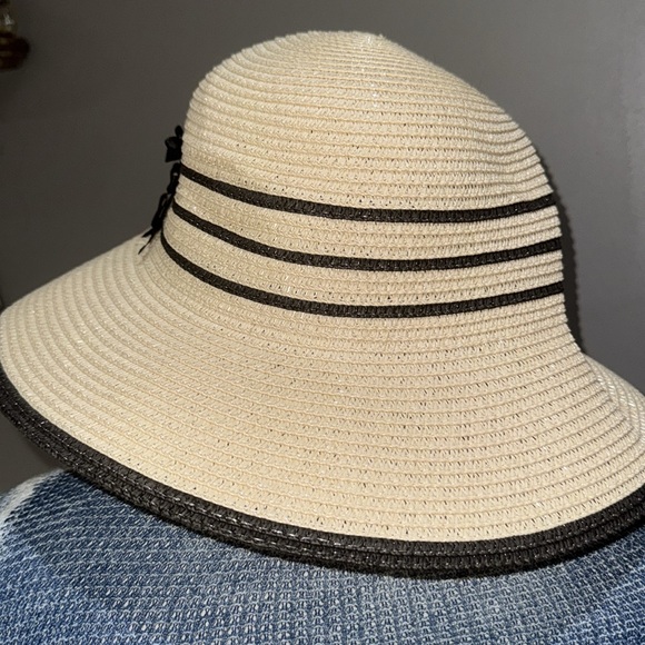 Straw hat w/black trim by Magid Hats - Picture 3 of 4